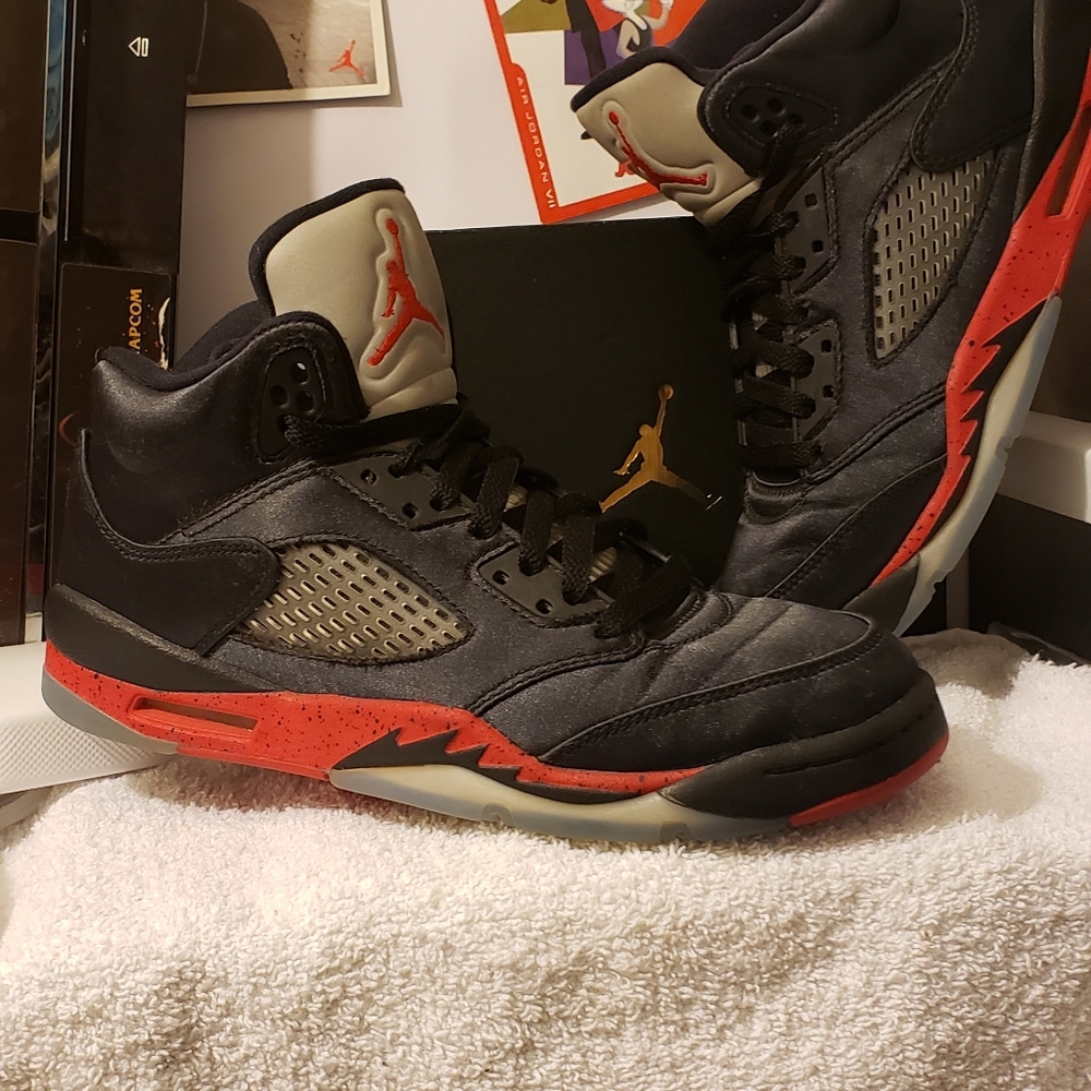 Jordan retro 5 size 7y